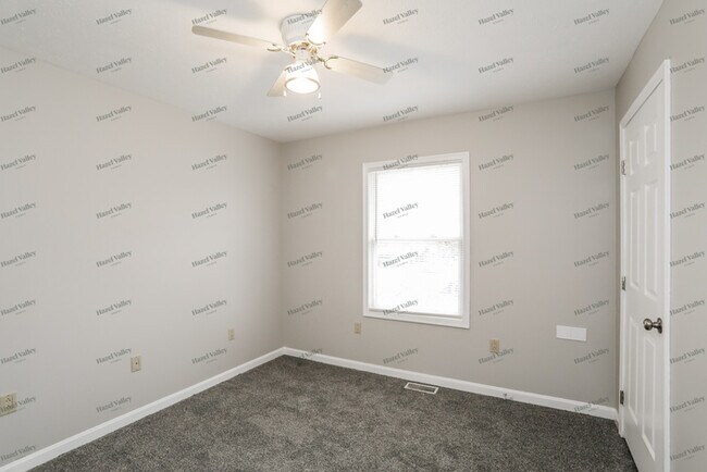 Building Photo - 10766 Pippin Rd