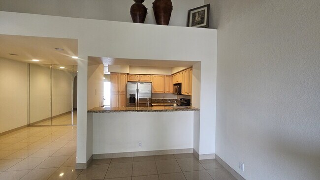Building Photo - "Experience Tranquil Living: Beautiful 2-Bed, 2-Bath Condo with amazing amenities in Scottsdale!"