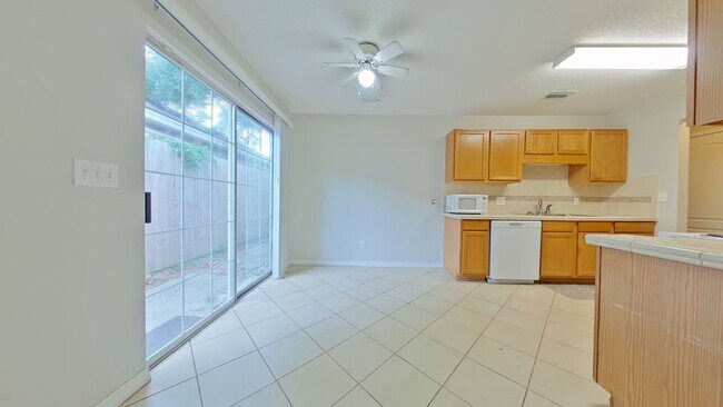 Building Photo - 113 Oakhill Ave