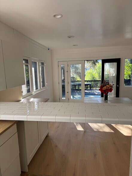 Building Photo - 5924 Hayes Ave