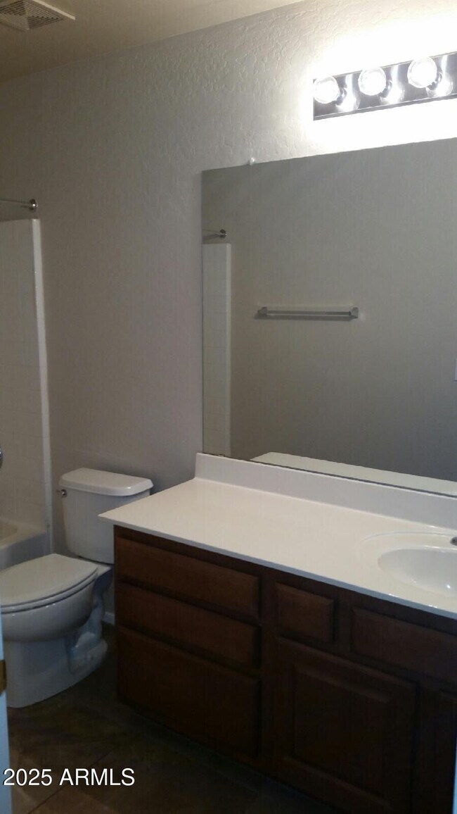 Building Photo - 6919 S 50th Dr