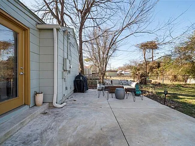 Building Photo - 2 Bed | 1 Bath | Brookside