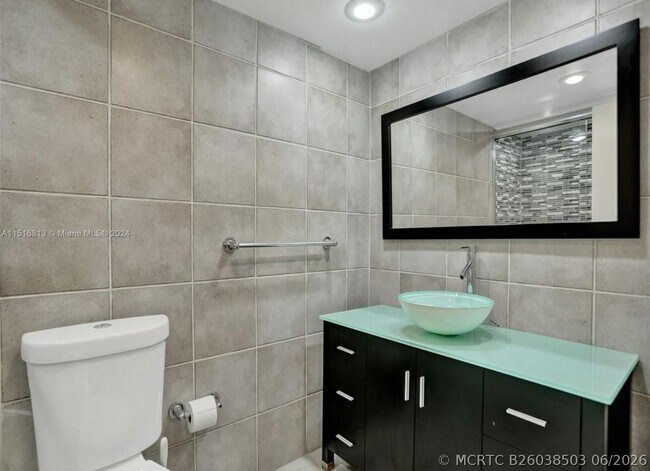Building Photo - 11930 N Bayshore Dr
