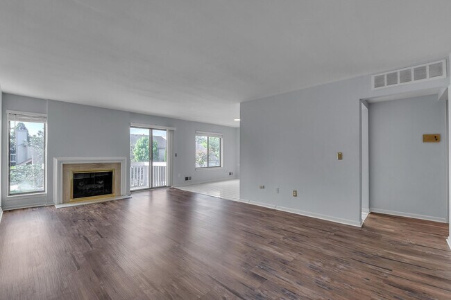 Building Photo - 5406 Carol Run W