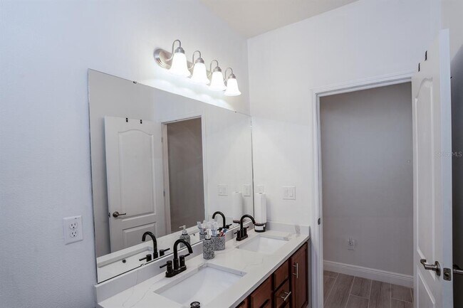 Building Photo - 8610 Turnstone Shore Ln