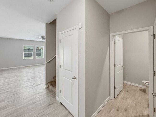 Building Photo - Home in Litchfield Park at Canyon Views! 5bd 4.5ba