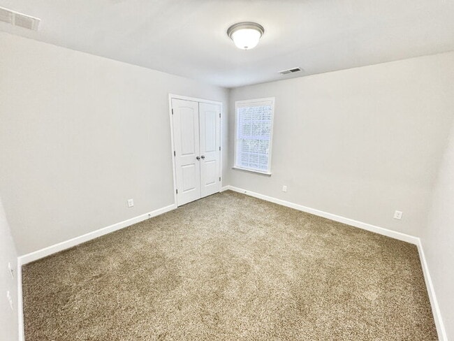 Building Photo - 11 Katie Ln