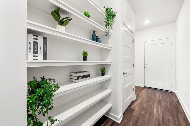 Building Photo - 2048 Bolton Dr NW