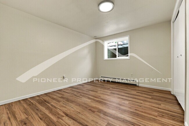 Building Photo - 648 Buchanan Ln