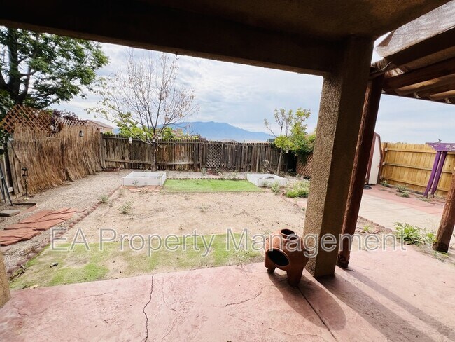 Building Photo - 7008 Angela Dr NE