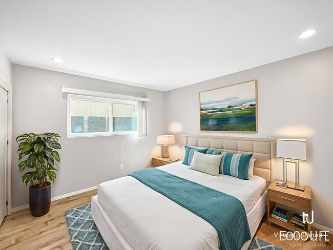 Building Photo - Stunning 2BD/2BA W/ Updated Kitchen, A/C, and Reserved Parking in La Mesa!