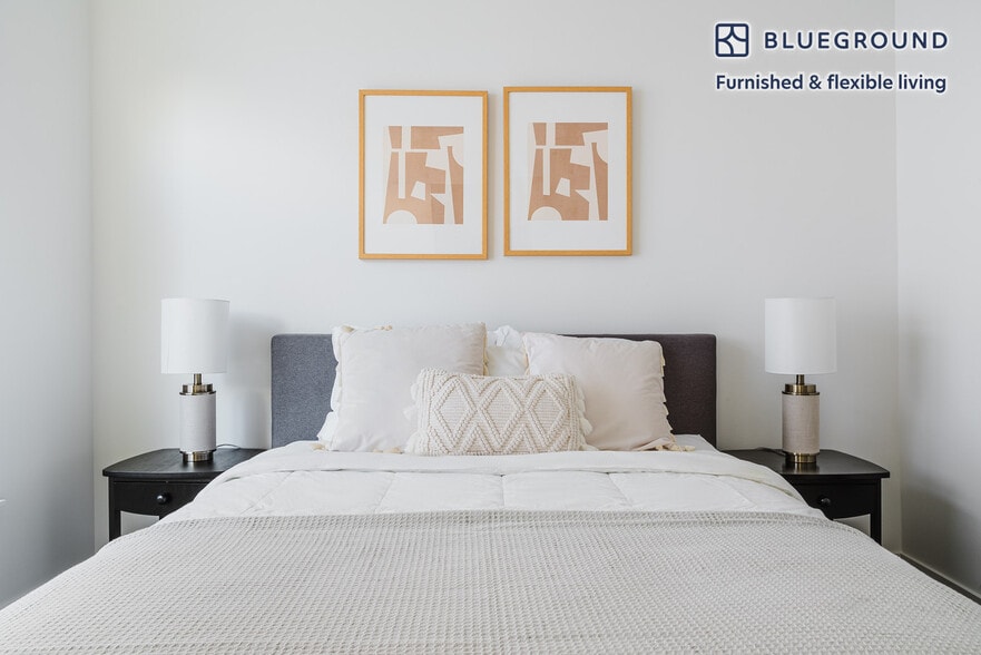 Building Photo - 622 Rainier Ave S