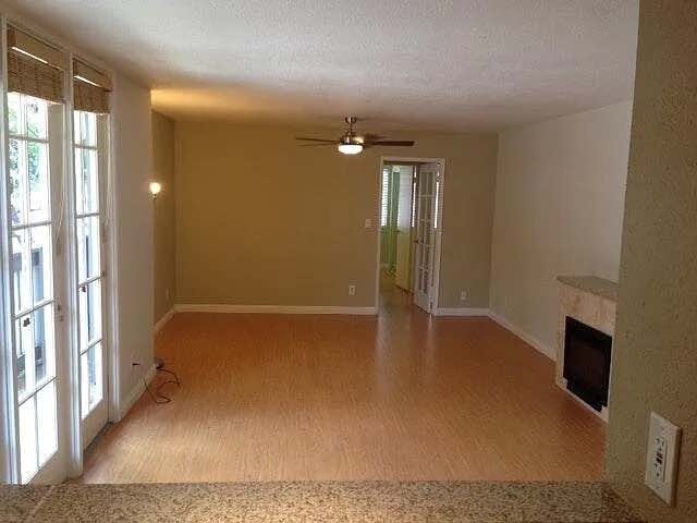living area - 616 Veteran Ave