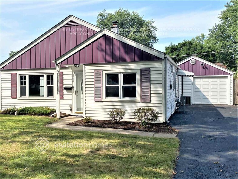 Primary Photo - 9220 S 49th Ct