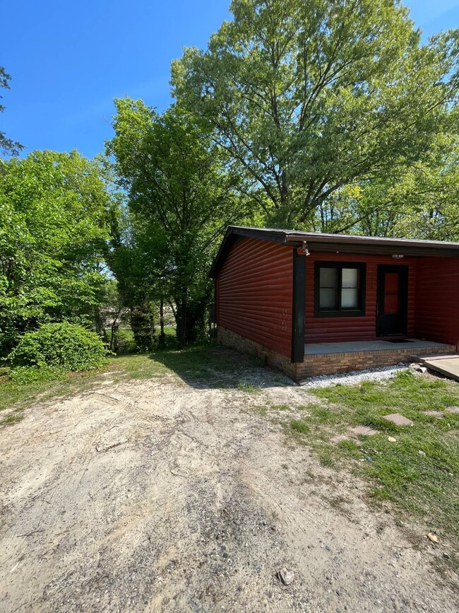 Building Photo - 123 High Ridge Ct