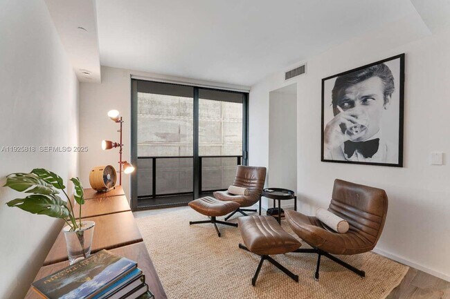 Building Photo - 801 S Miami Ave