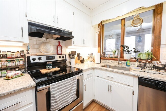 Building Photo - 19 Burton Terrace