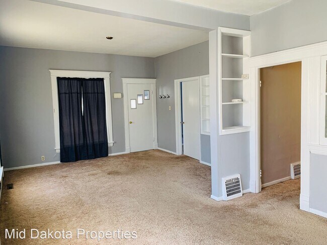 Building Photo - 2 br, 1 bath House - 807 E 6th