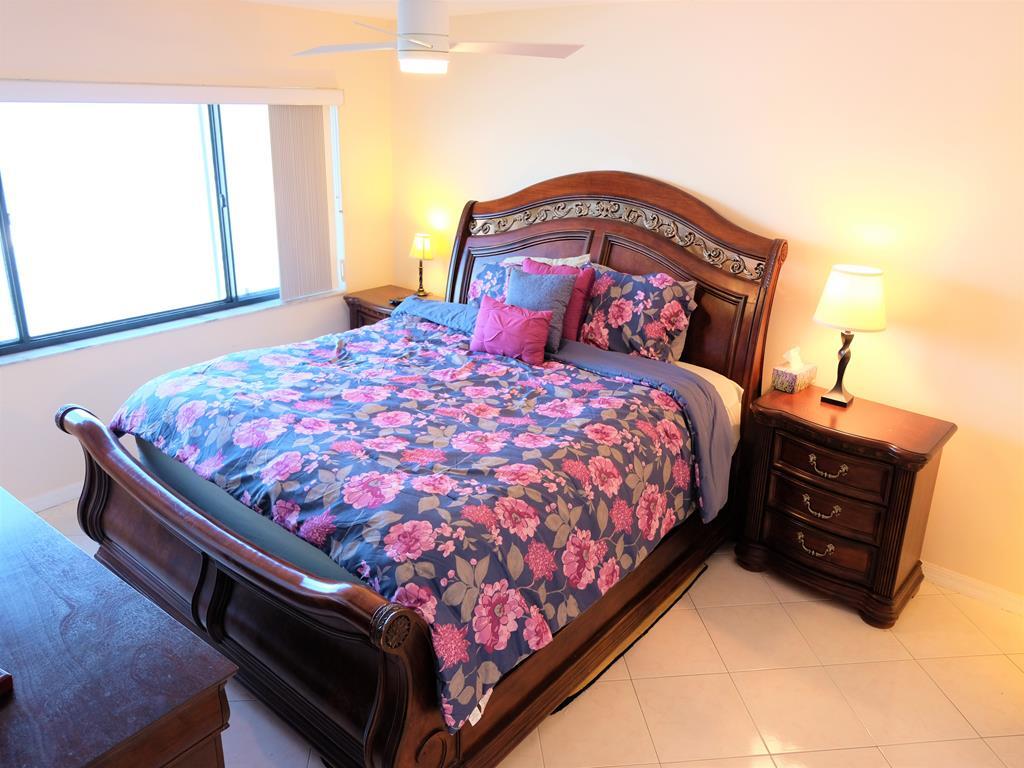 Building Photo - 10102 S Ocean Dr