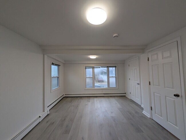Building Photo - Stunning 3 bedroom 2 bathroom single family house available in Asbury Park!
