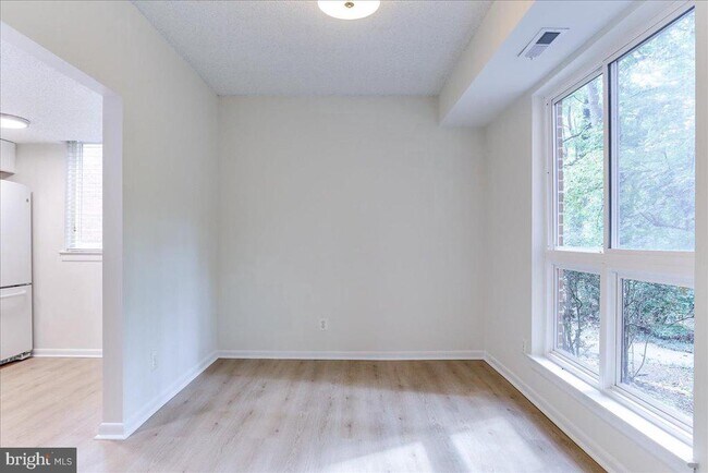 Building Photo - 11823 Breton Ct