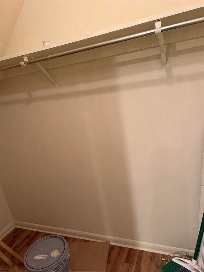 Building Photo - 104 Vail Ct