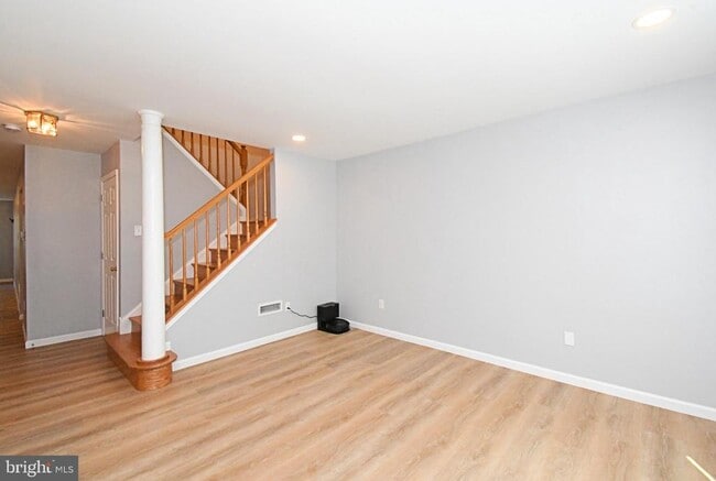 Building Photo - 604 Ascot Ct