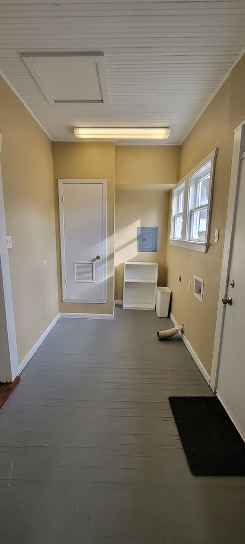 Building Photo - Gorgeous fully remodeled Craftsman style home in Highland Historic District!