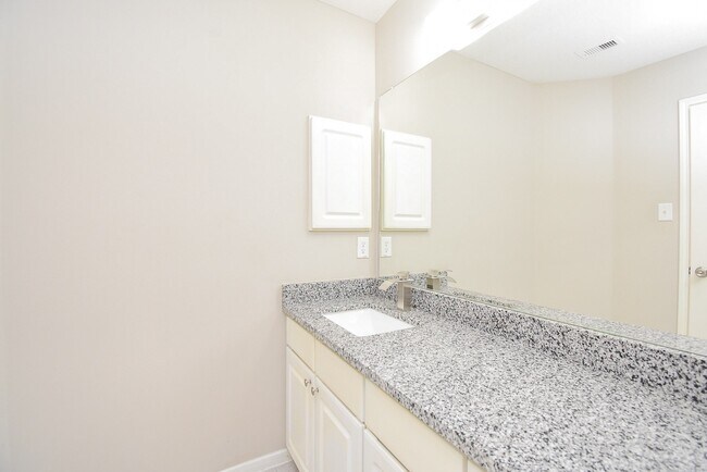 Building Photo - 5011 Ivy Fair Way