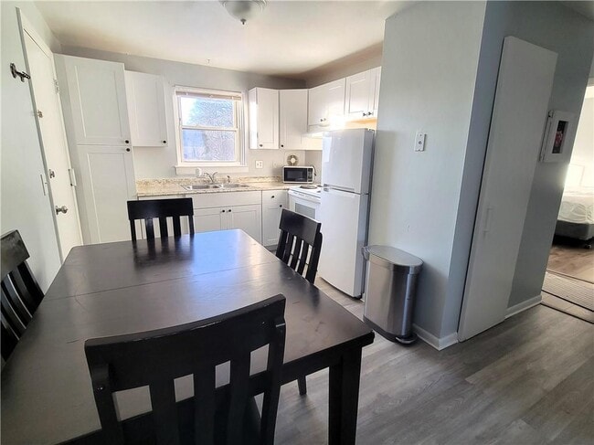 Building Photo - 70 Carroll Ave