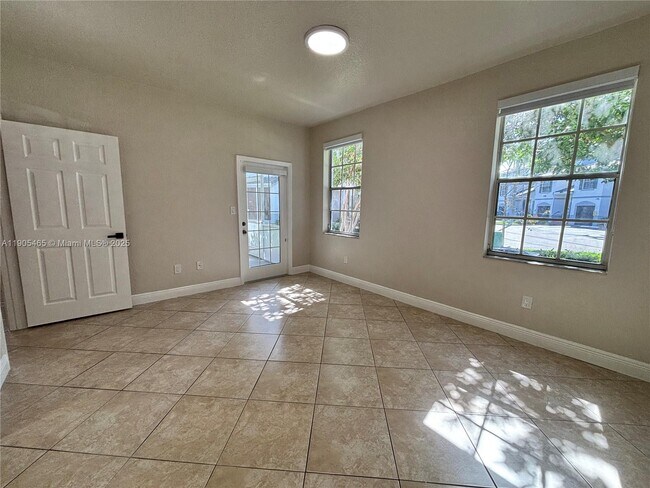 Building Photo - 741 SW 148th Ave