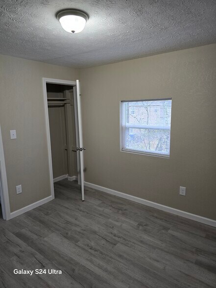 Building Photo - 110 Tacoma Rd