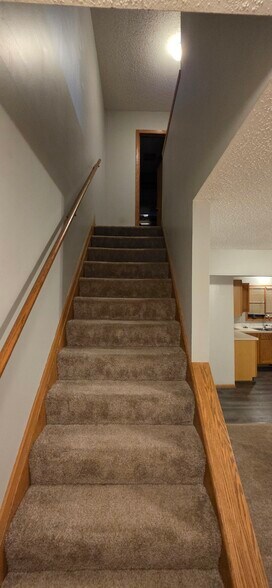 Building Photo - 5885 Callaway Cir