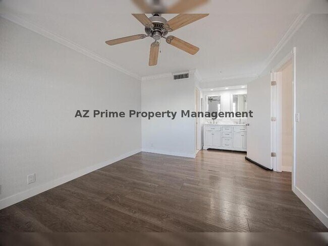 Building Photo - 8625 E Belleview Pl