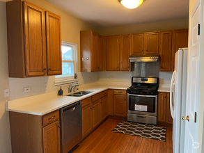 Building Photo - 1100 Rosefield Ln