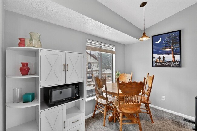 Building Photo - 4870 Foxfire Trail