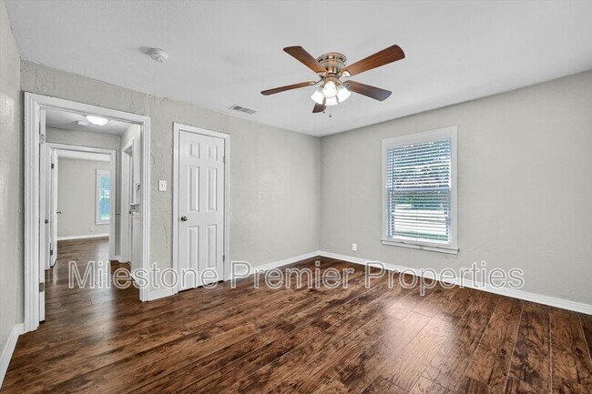 Building Photo - 1721 S Fannin Ave