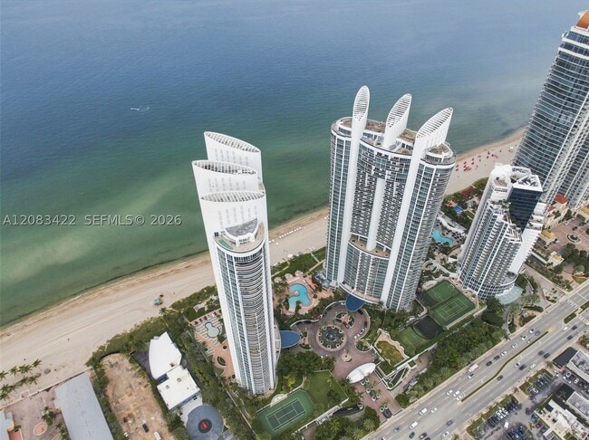 Building Photo - 18201 Collins Ave