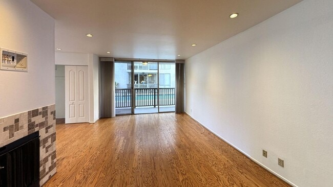 Building Photo - 1134 Alta Loma Rd