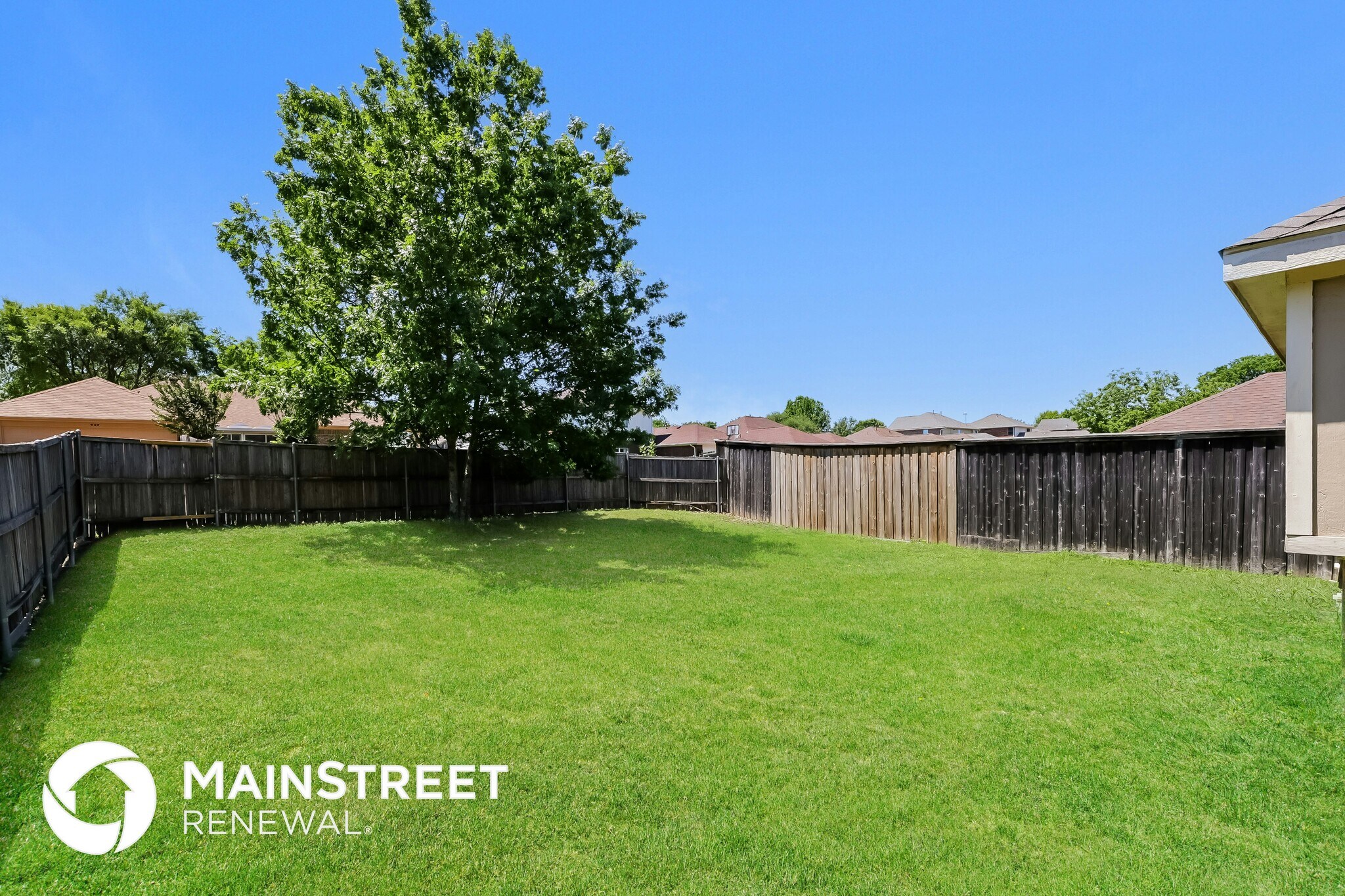 Building Photo - 740 Regalwood Dr