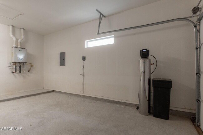 Building Photo - 14362 Loma Esmeralda