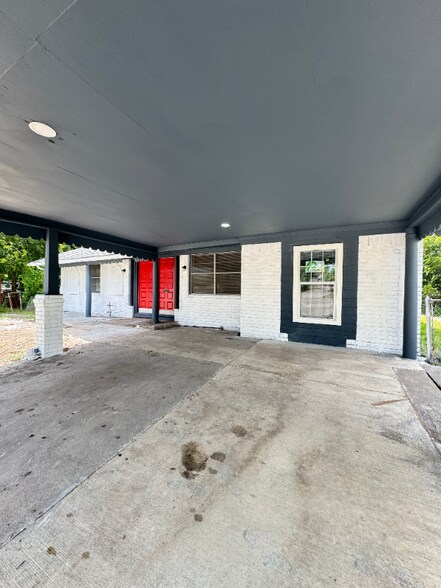 Building Photo - 1442 Silverdale St
