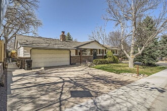 Building Photo - Available September! Charming House for rent in the Crest Club neighborhood!