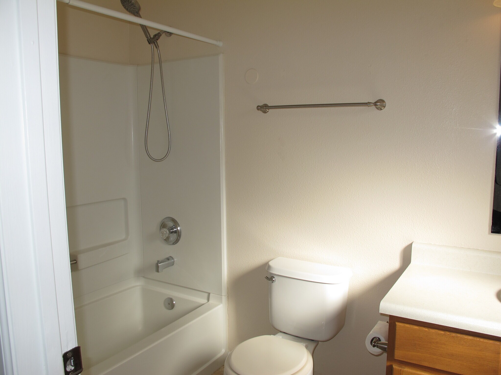 Building Photo - 1143 E Carolina Ave