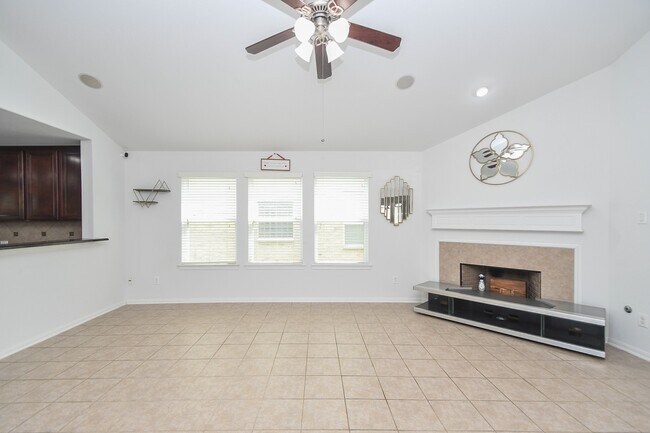 Building Photo - 18302 Mable Pond Ln