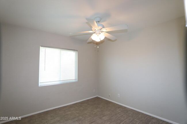 Building Photo - 6907 E Earll Dr