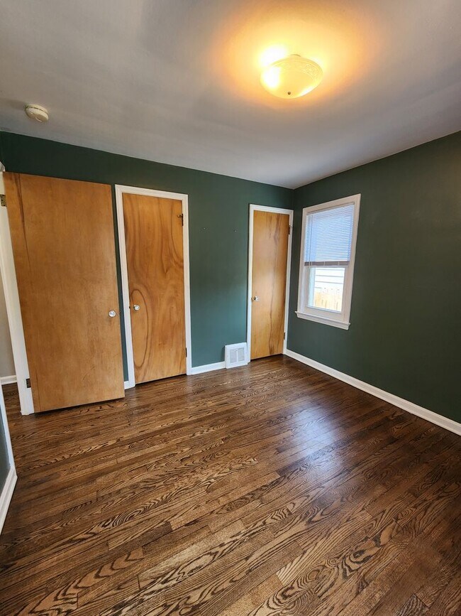 Building Photo - Beautiful 3 Bedroom Home For Rent