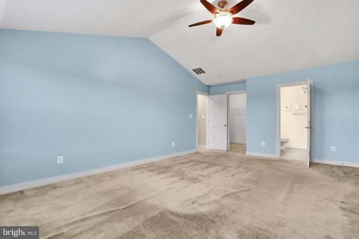 Building Photo - 515 Waterdale Dr