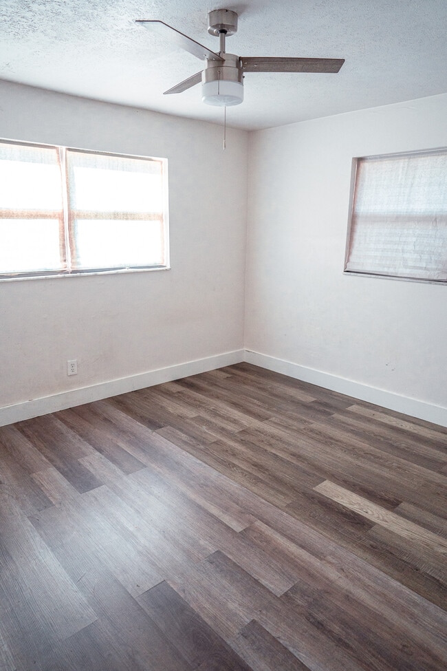 Building Photo - 6671 Fiesta Way