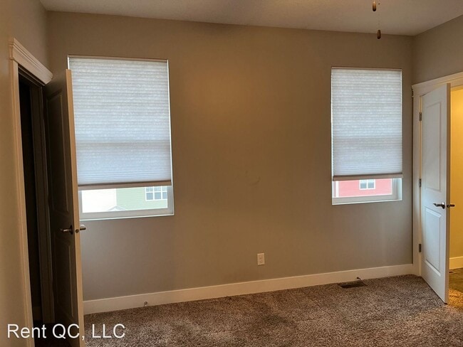 Building Photo - 2 br, 2.5 bath House - 702 Cox Court